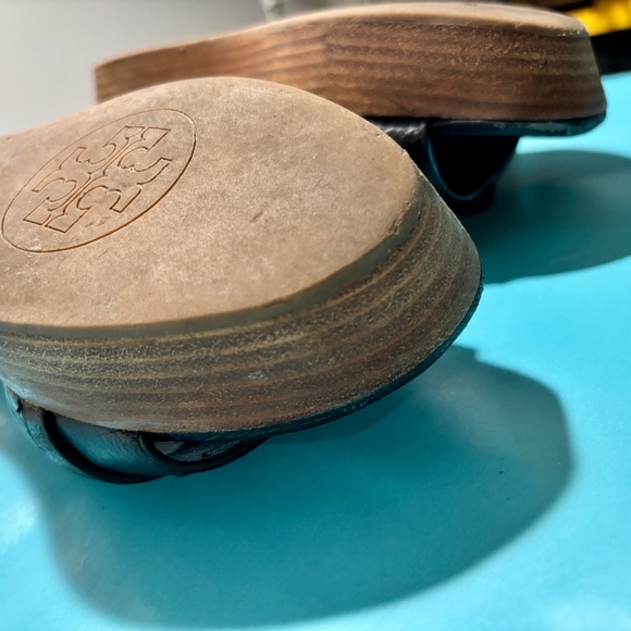 Tory Burch Leather Wedge Sandals – Size 7M - Picture 6 of 11